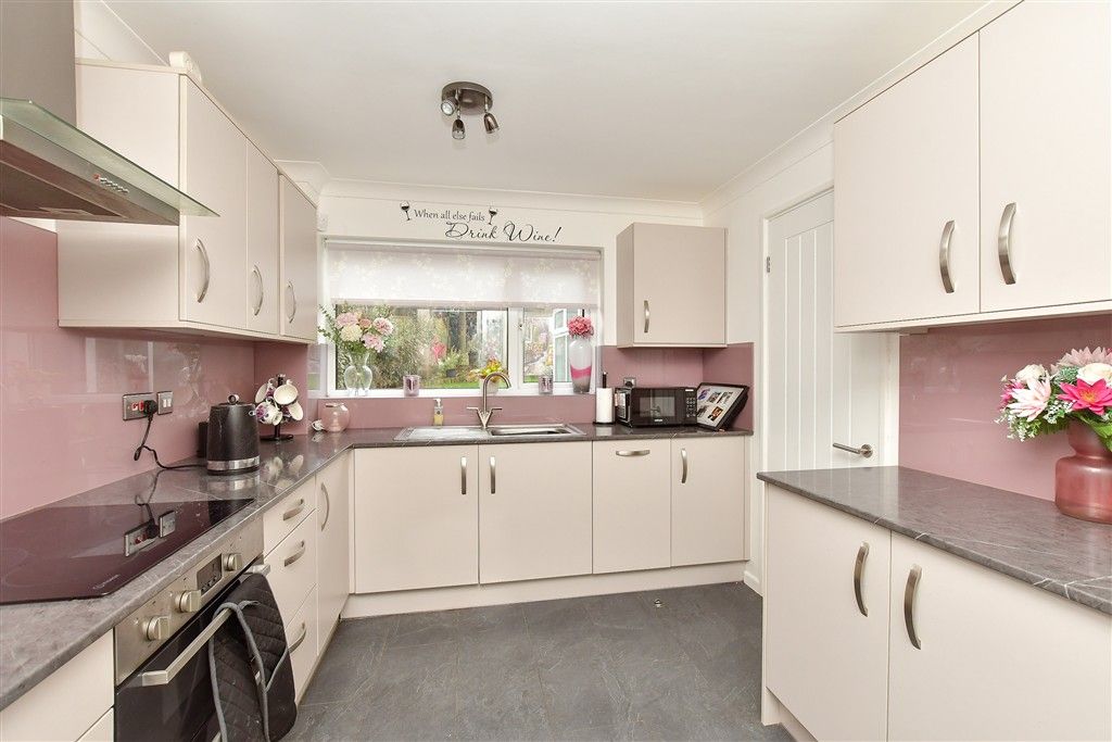 Property photo 2 of 12 Kitchen