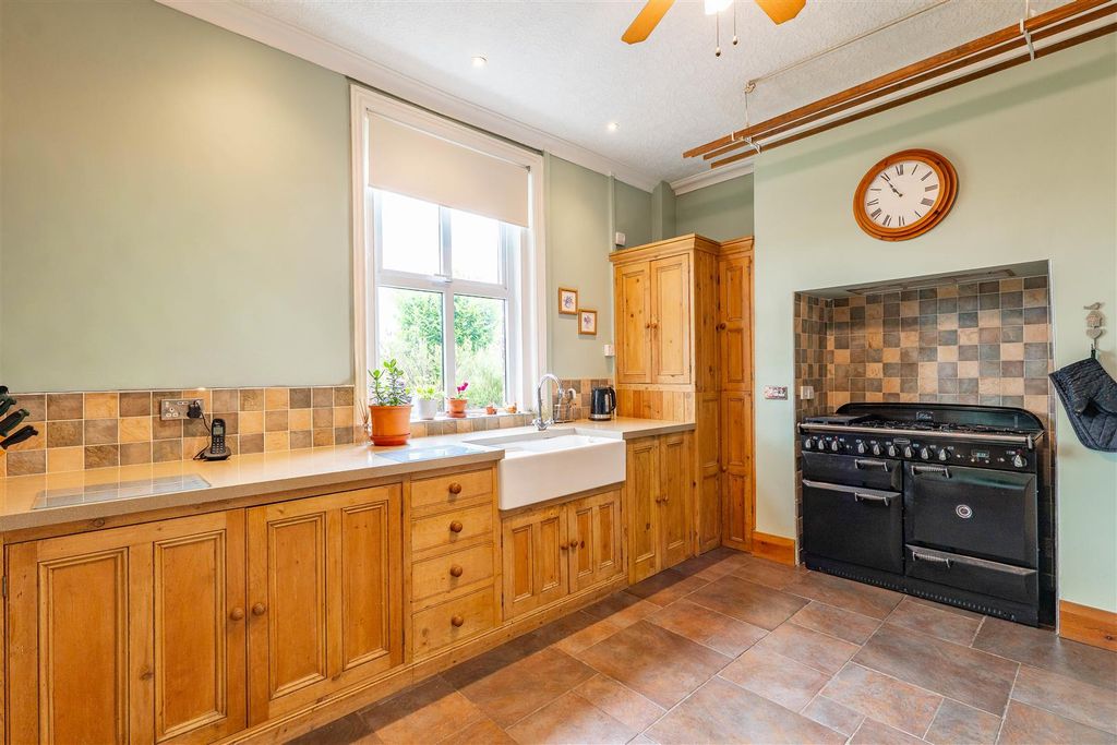 Property photo 3 of 47 Kitchen