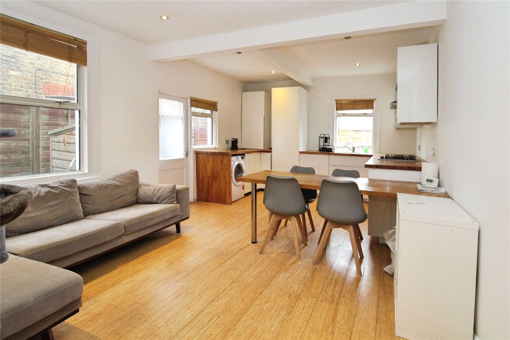 Property photo 2 of 10 Reception