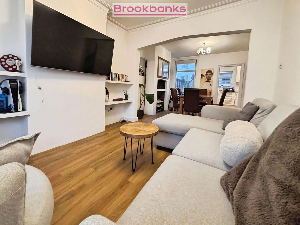 Property photo 3 of 7