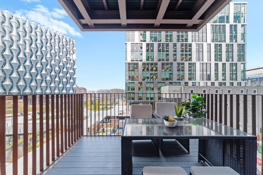 Property photo 3 of 24