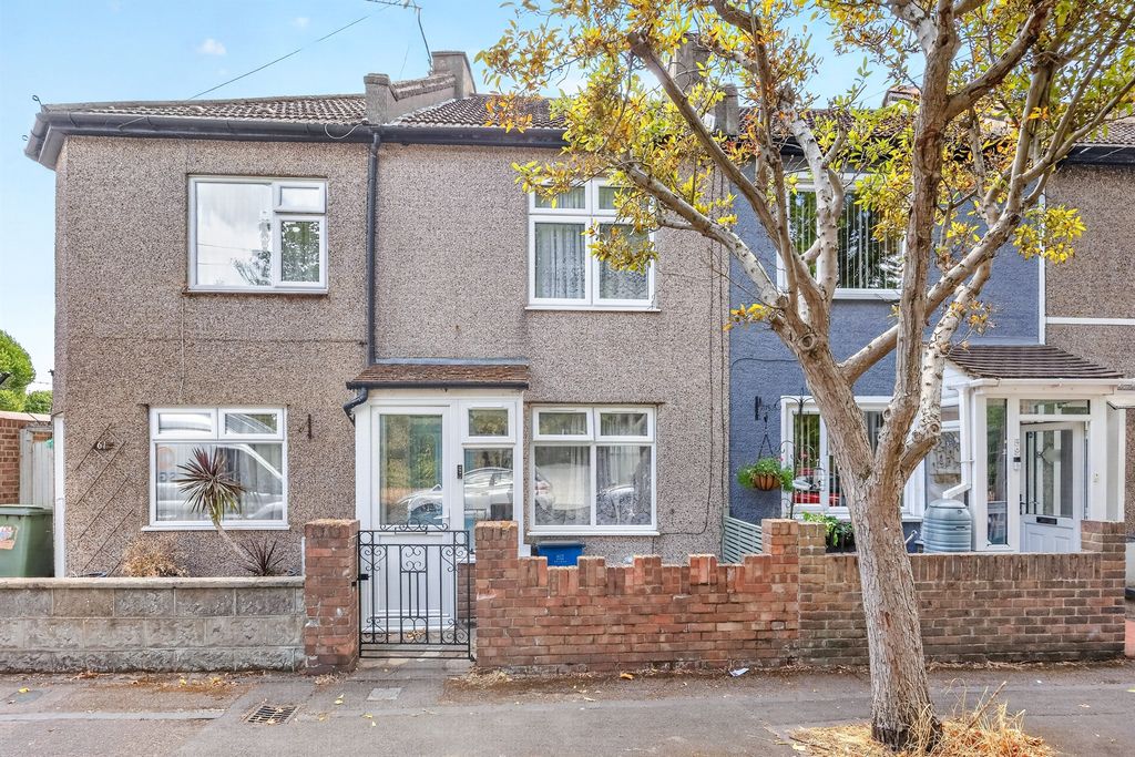 Property photo 1 of 18