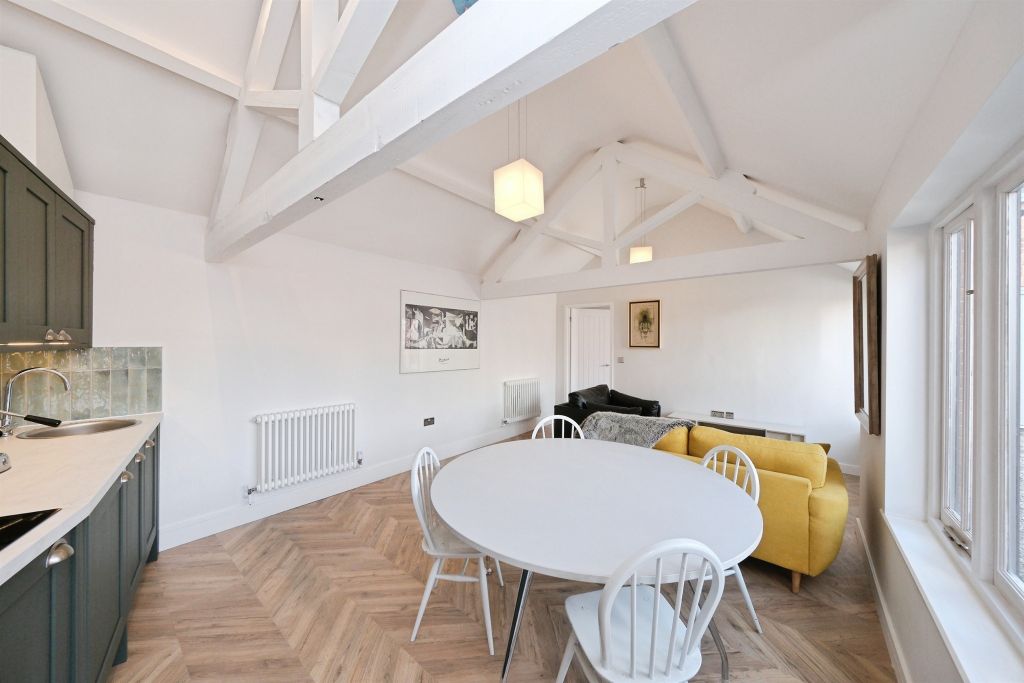 Property photo 3 of 47