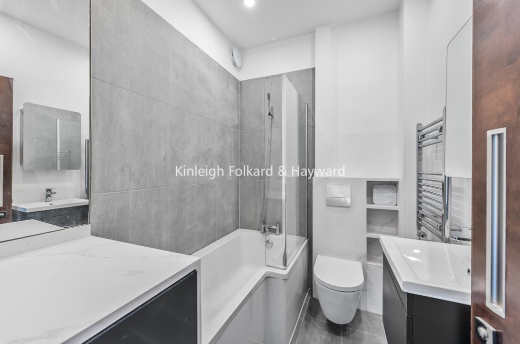 Property photo 3 of 6 Bathroom