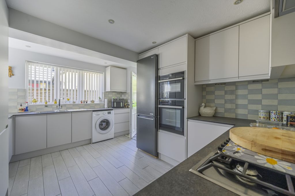 Property photo 3 of 14 Dsc_5244