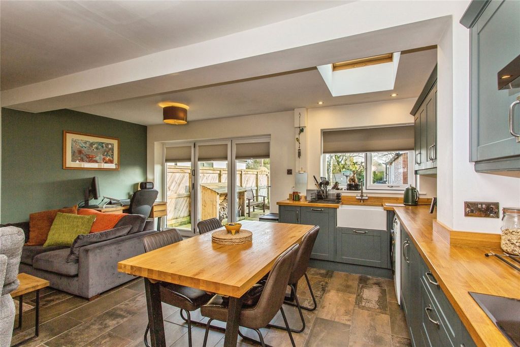 Property photo 3 of 25 Picture No. 49