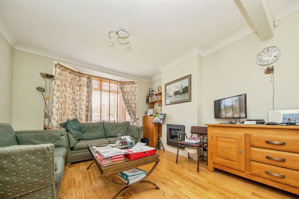 Property photo 2 of 18