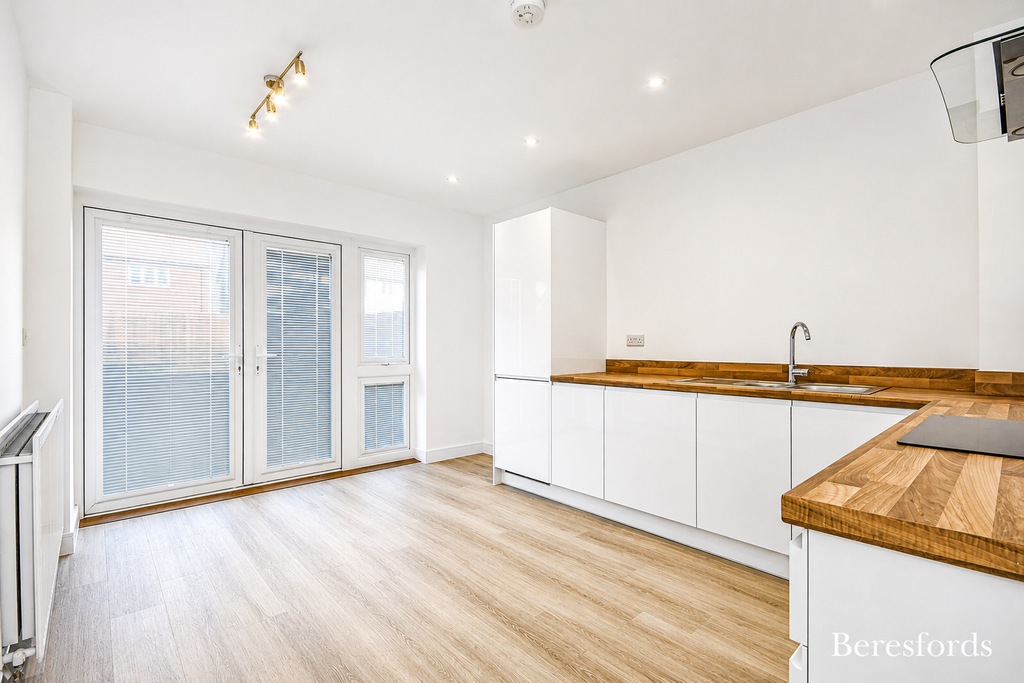 Property photo 3 of 9 Kithen View 1