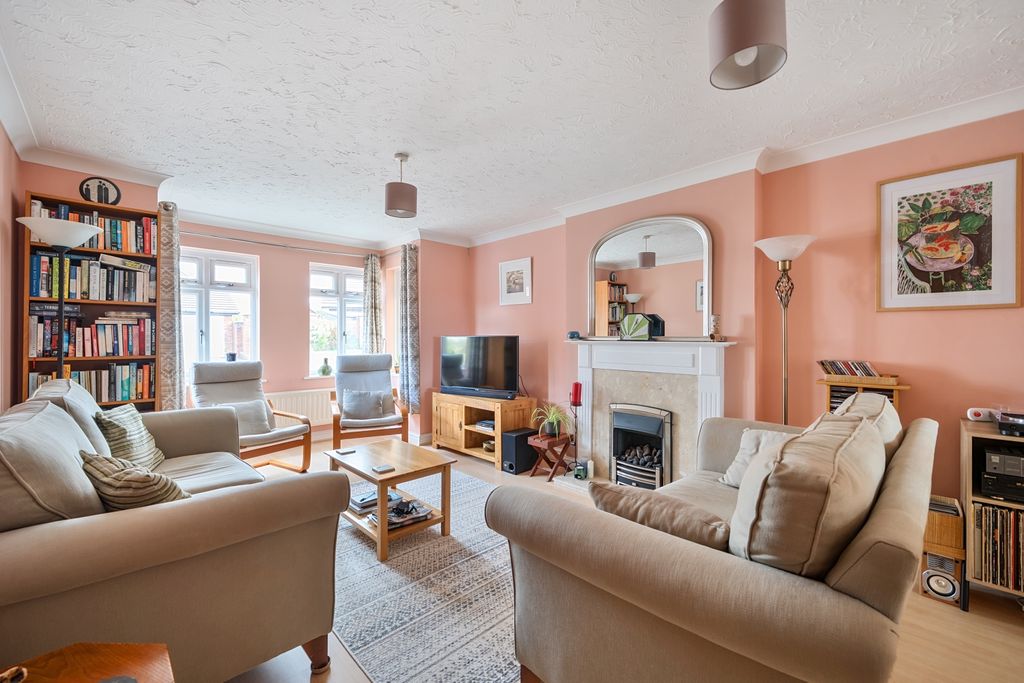 Property photo 2 of 22 2-6Ad8d0c5423E1-1536672-1A15Eef7A698F-010-2-1
