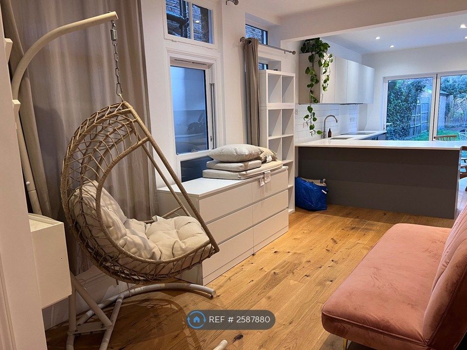 Property photo 2 of 35