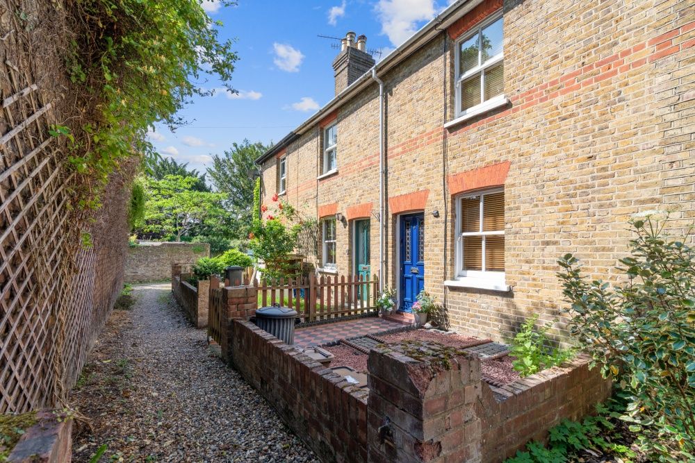 Property photo 1 of 18