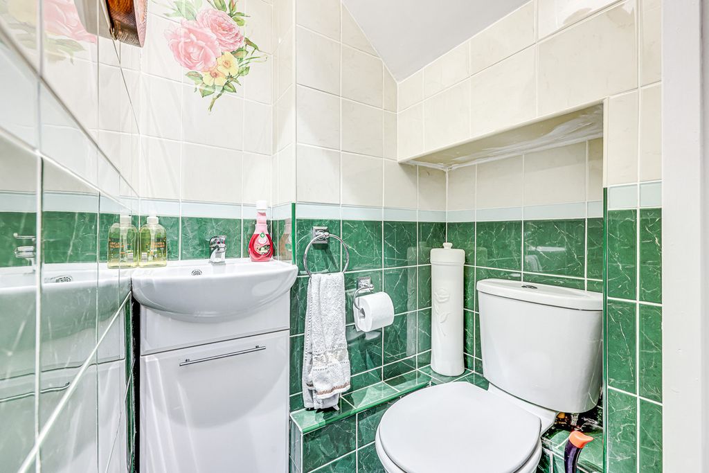 Property photo 3 of 35