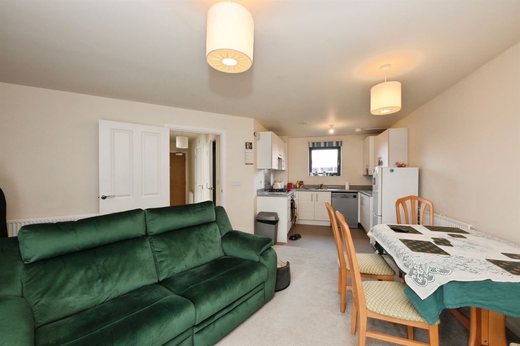 Property photo 2 of 12