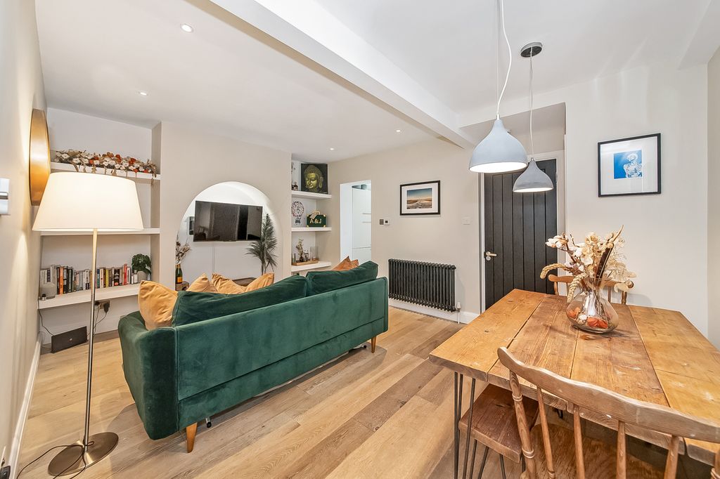 Property photo 1 of 17