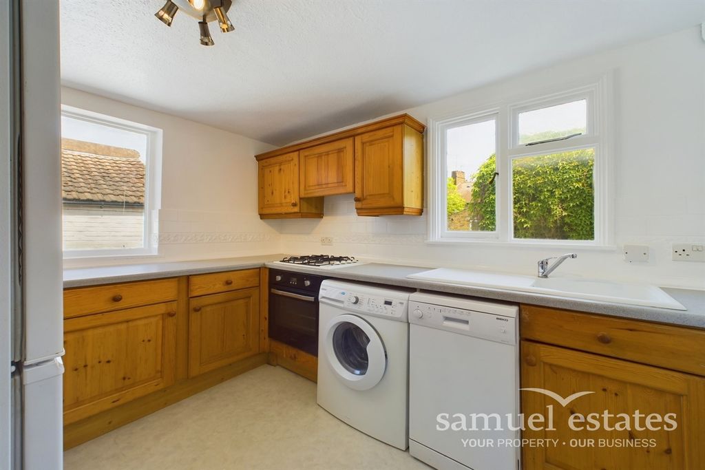 Property photo 2 of 14 Kitchen
