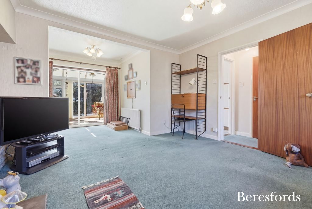 Property photo 3 of 17 Lounge/Dinner