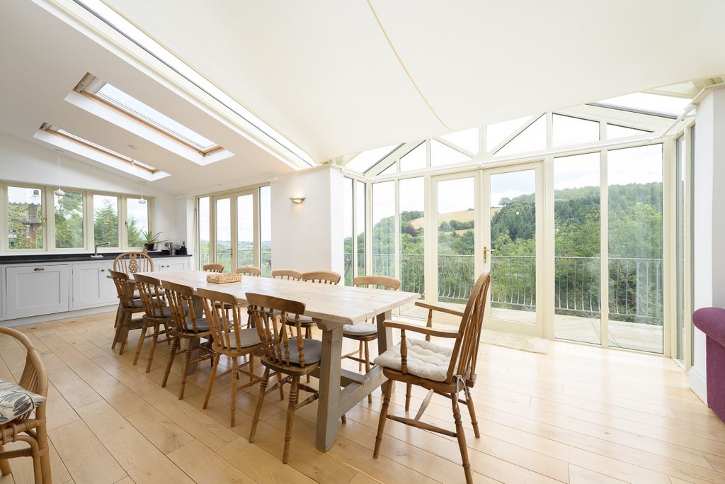 Property photo 2 of 34 Rockbourne-26