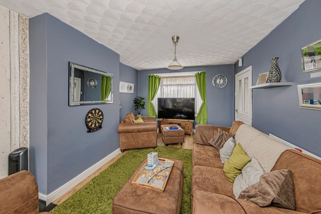 Property photo 3 of 23
