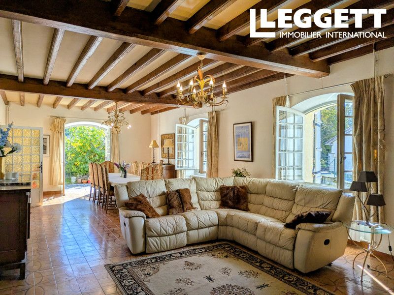 Property photo 2 of 10