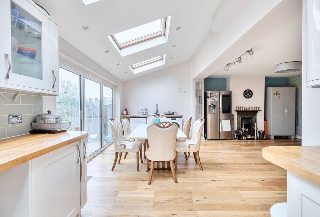 Property photo 1 of 22 1408692-5-698E039...