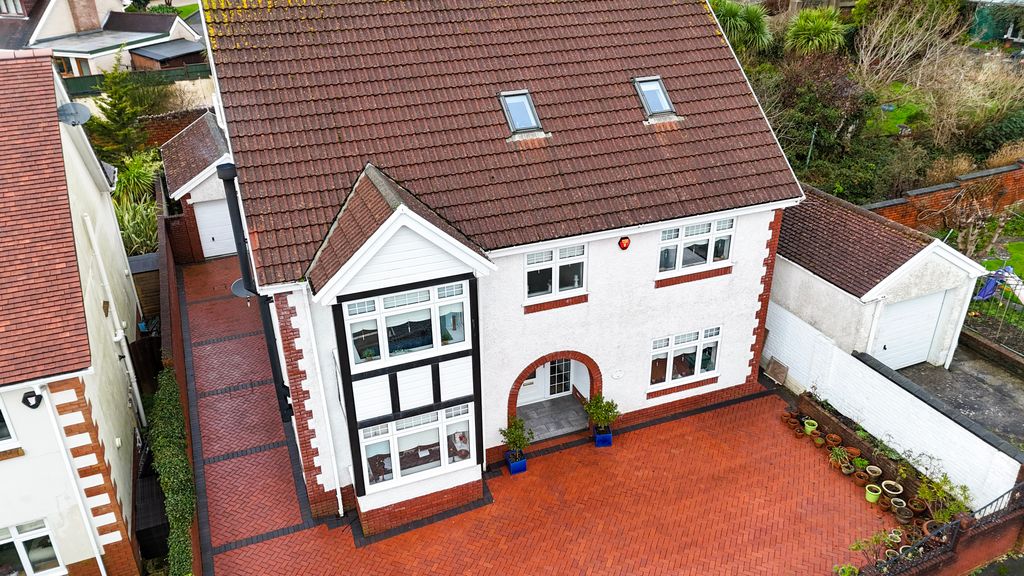 Property photo 2 of 88