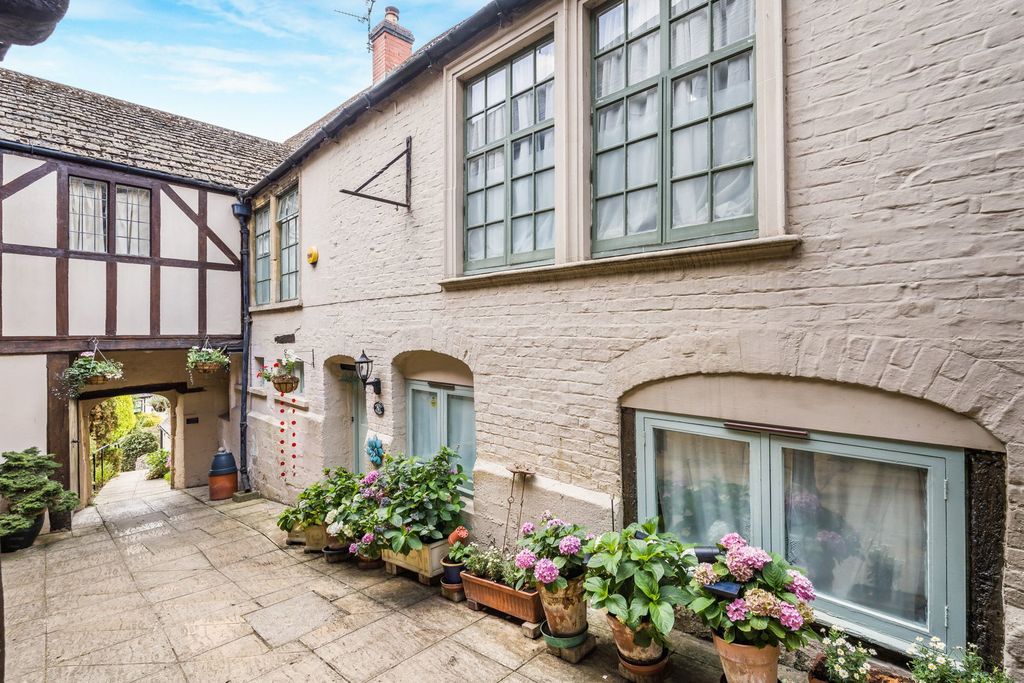 Property photo 1 of 13