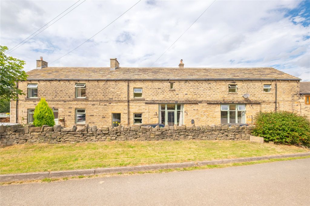 Property photo 1 of 40 External
