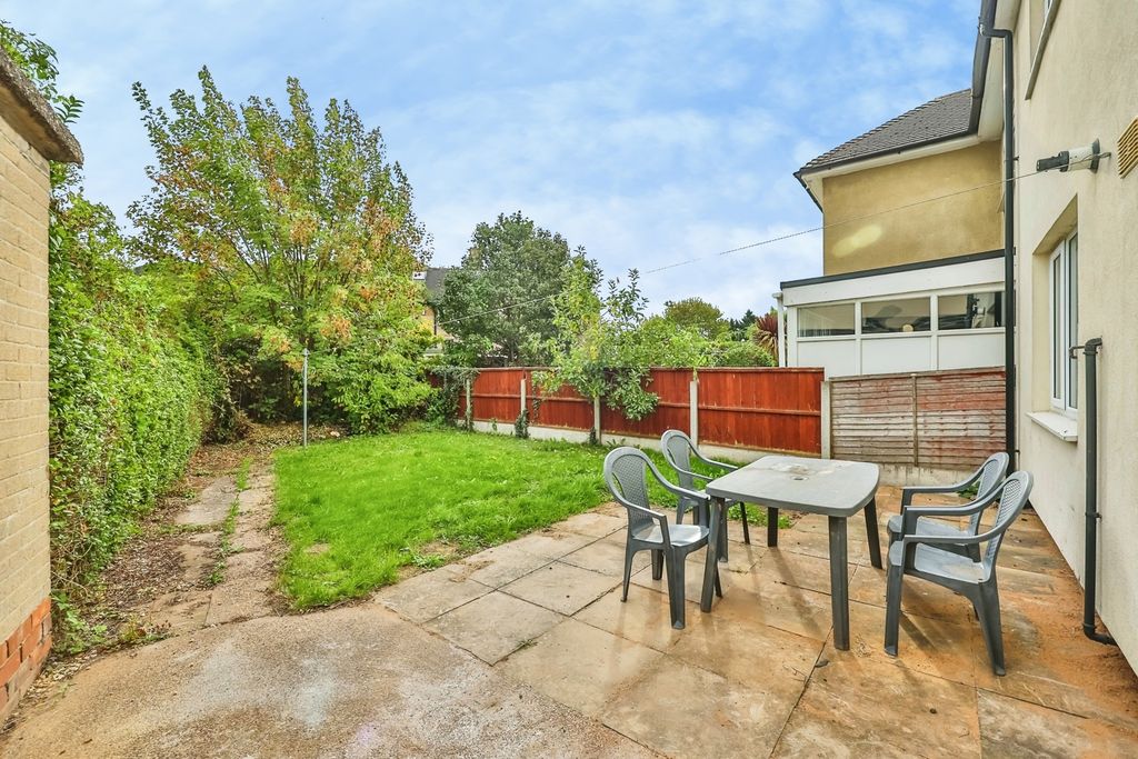 Property photo 3 of 10 Garden