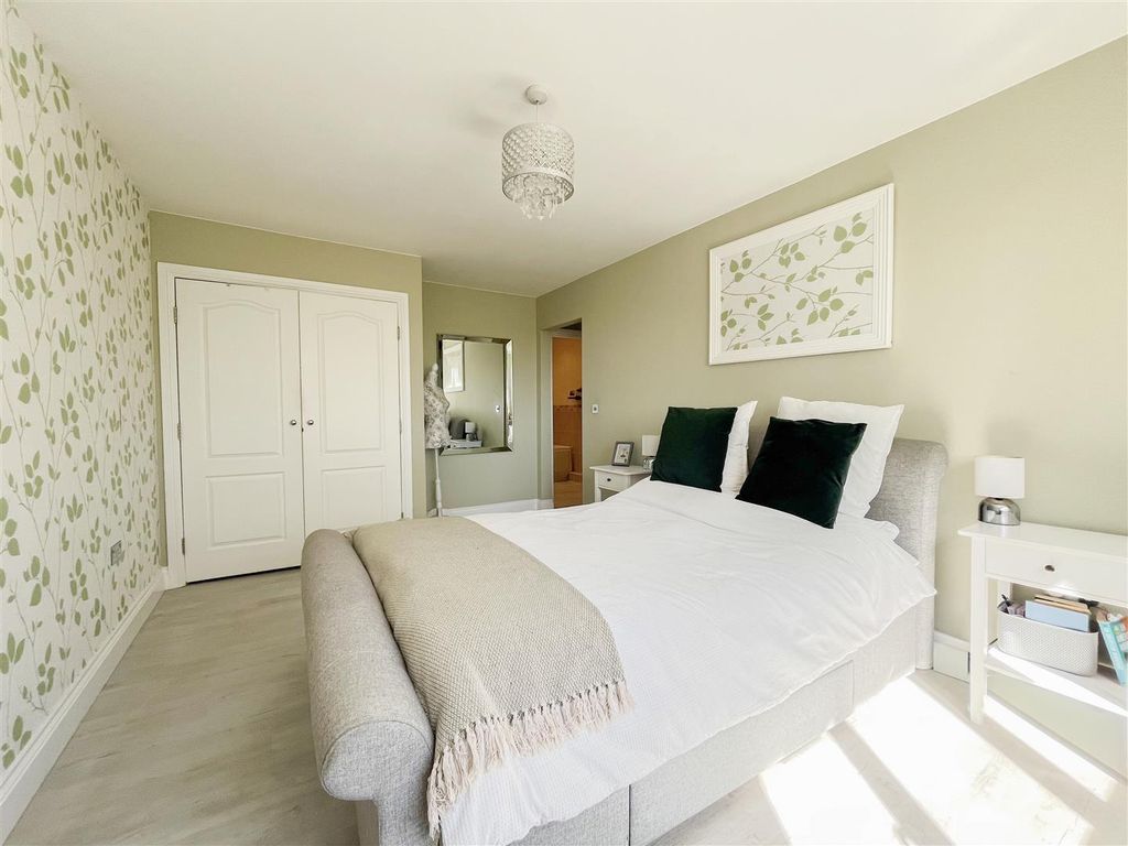 Additional image 7 of 5 bed detached house for saleThorntree Close, Heathfield TN21