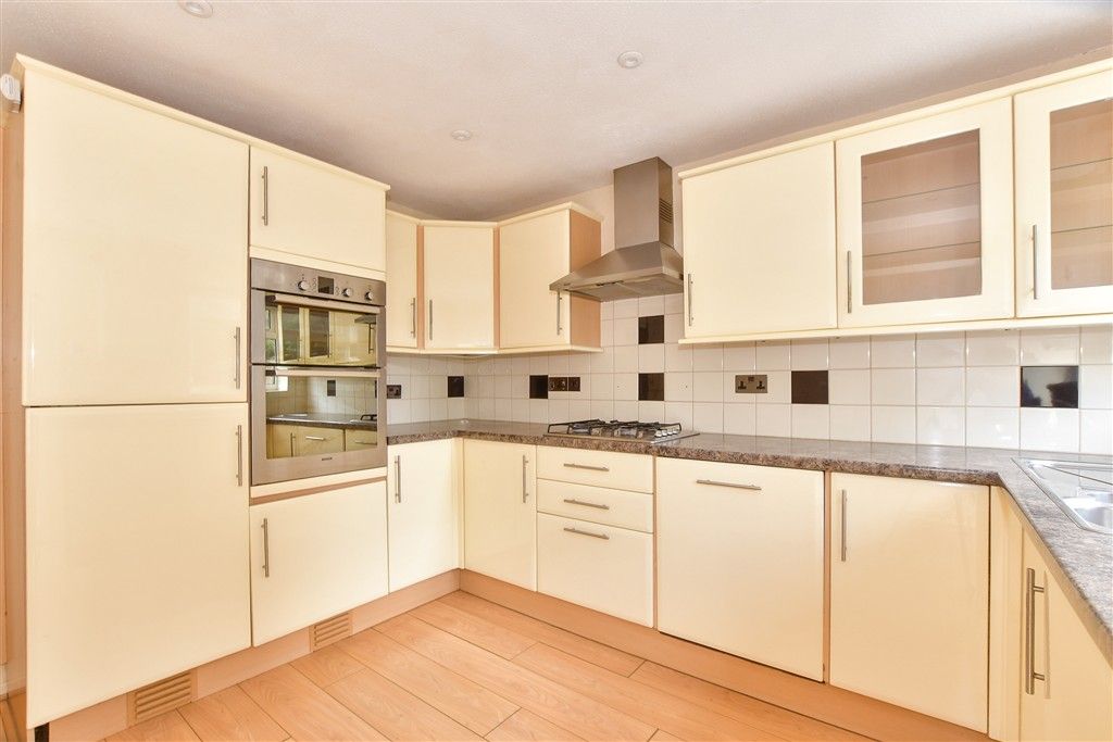 Property photo 2 of 16 Lounge