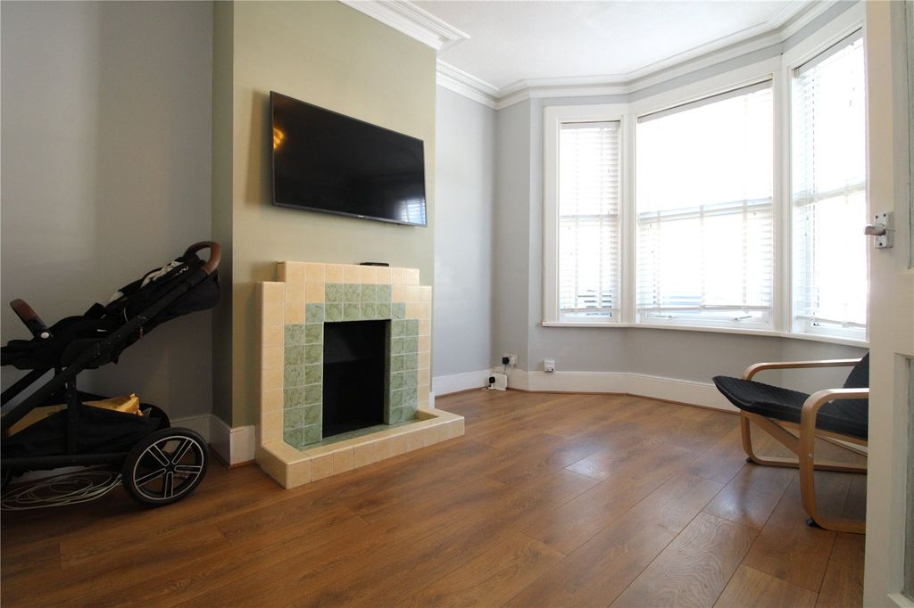 Property photo 2 of 23 Picture No. 34
