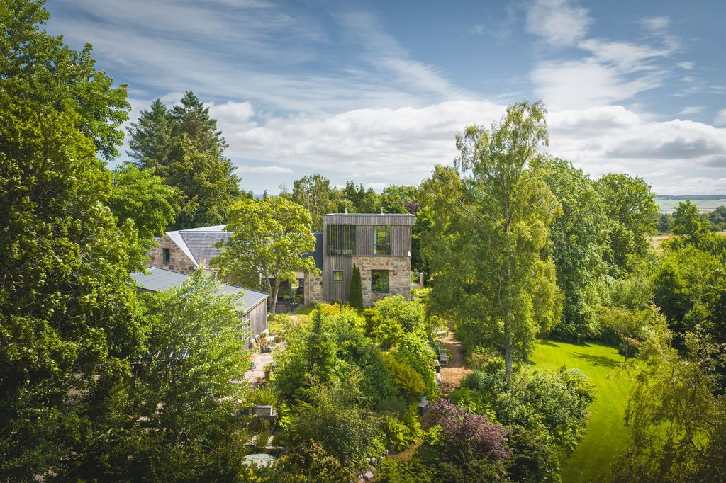 Property photo 1 of 50