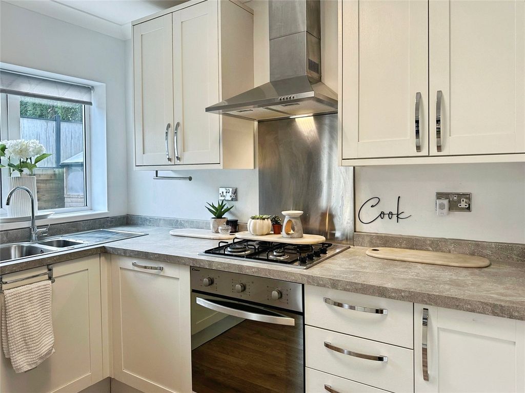 Property photo 2 of 11 Picture No. 10