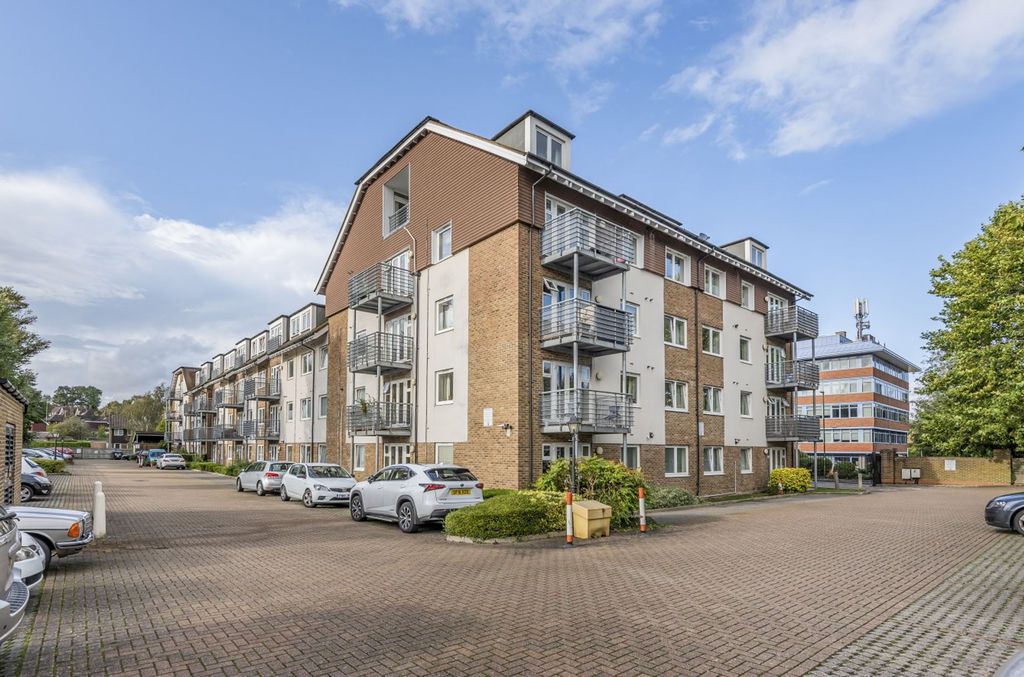 Property photo 1 of 11