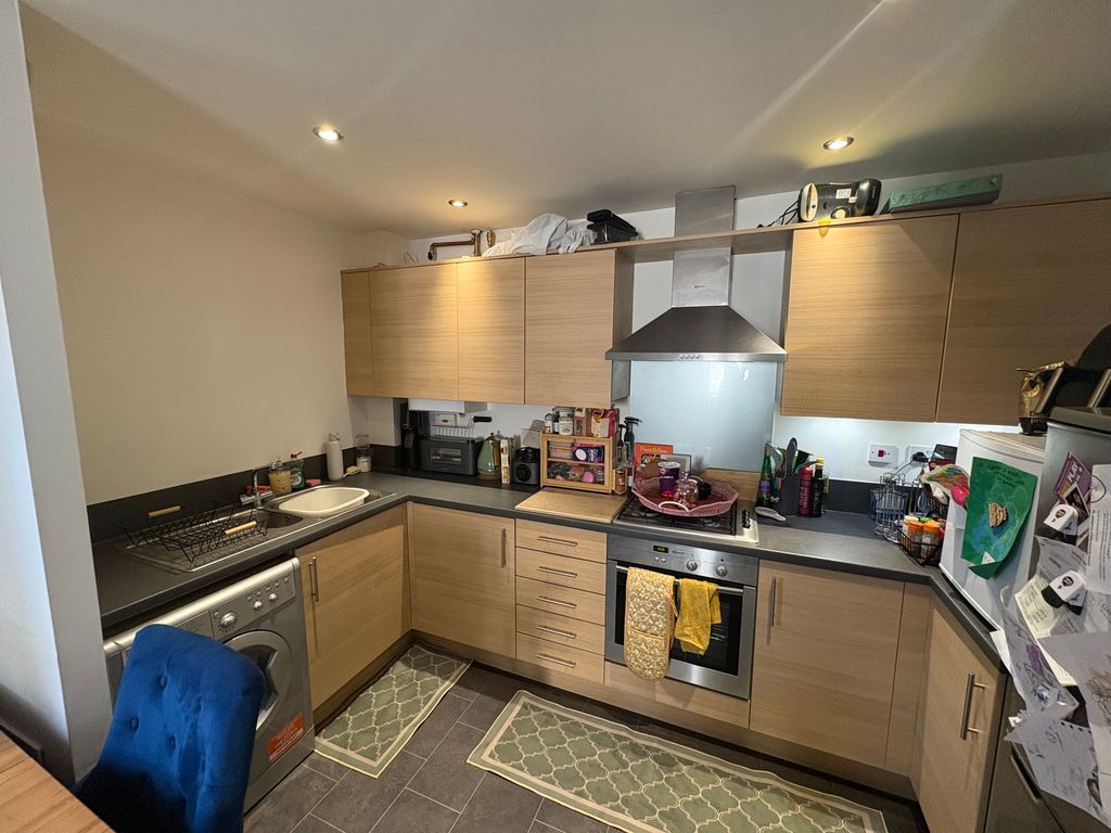 Property photo 2 of 7 Kitchen