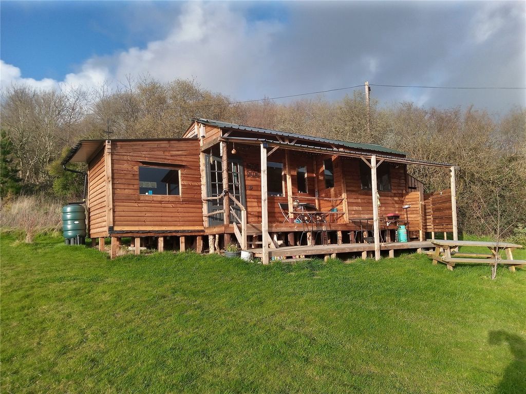 Property photo 3 of 46 Picture No. 02
