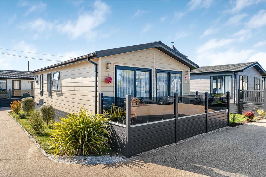 Property photo 1 of 16 Exterior