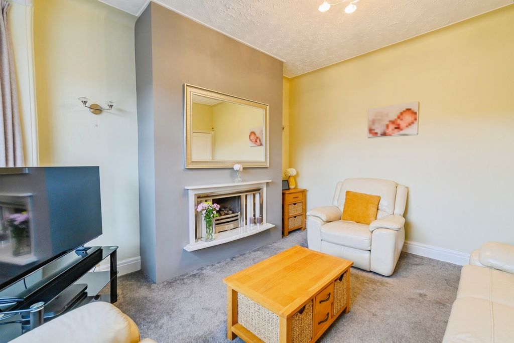 Property photo 3 of 20 Living Room