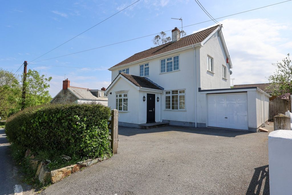 Property photo 2 of 31