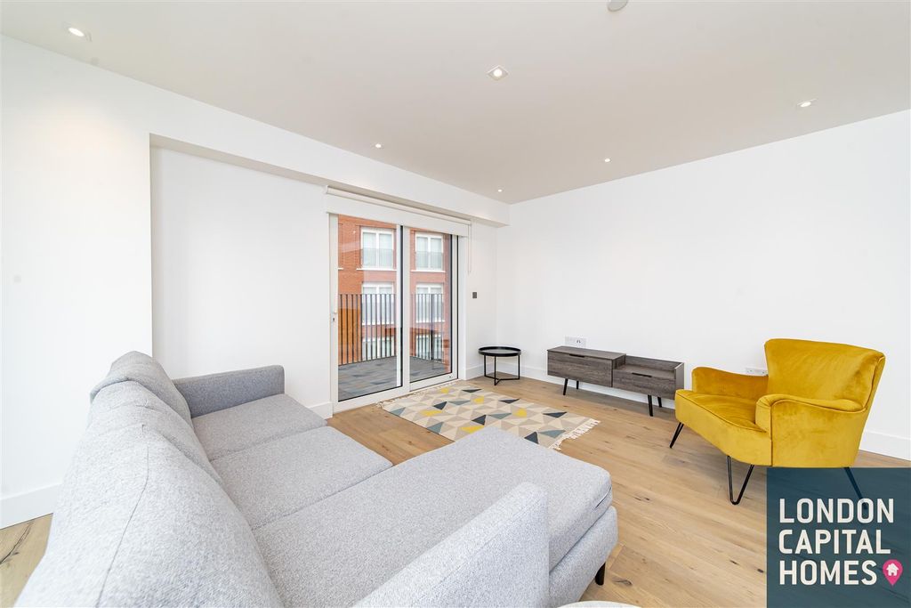 Property photo 2 of 15 E74A9026.Jpg