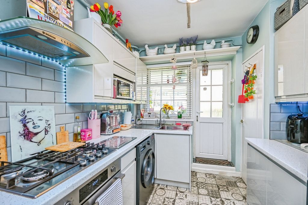 Property photo 2 of 23 Pbox-Img.Jpg