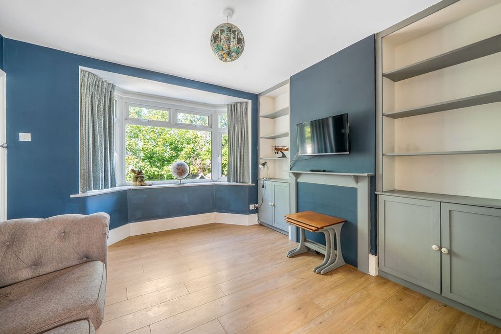 Property photo 3 of 12