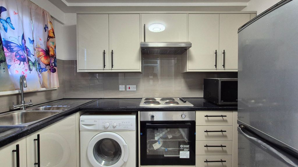 Property photo 3 of 5