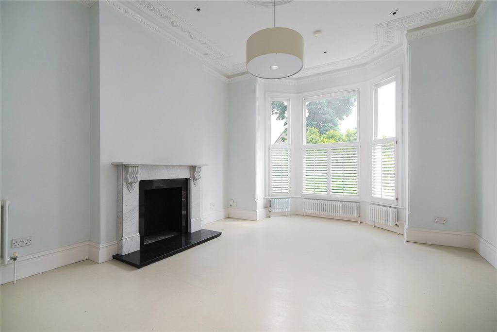 Property photo 1 of 19 Picture No. 02