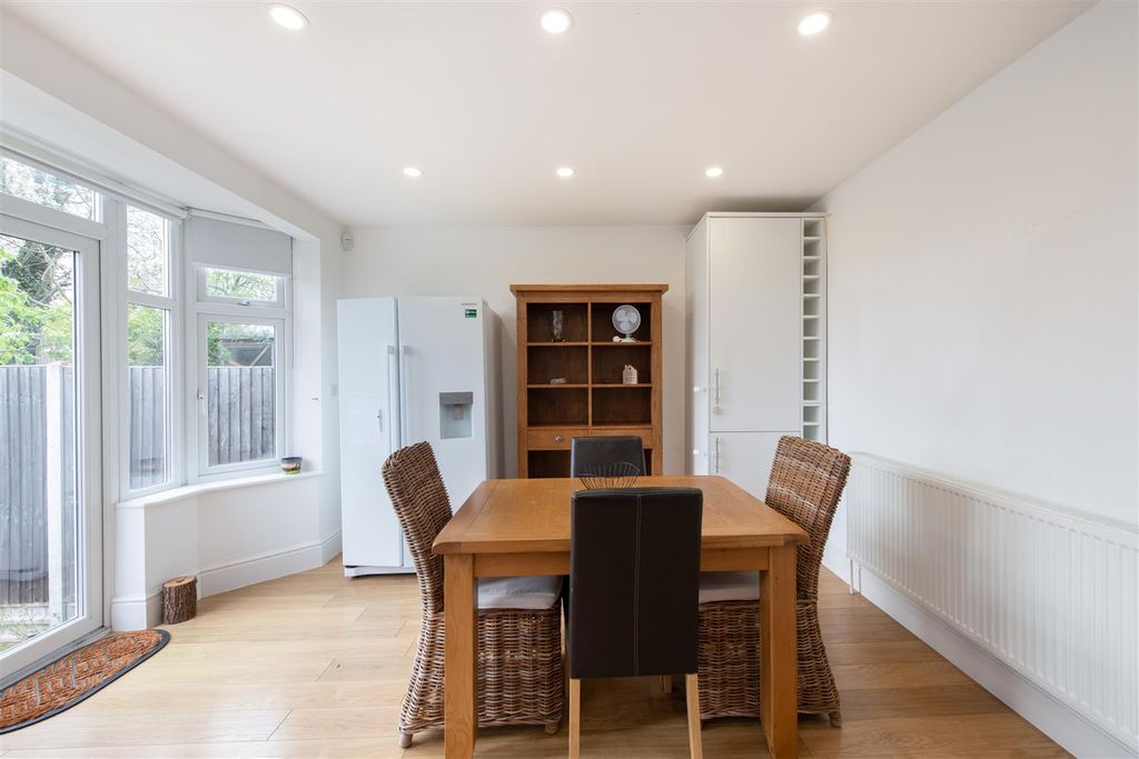 Additional image 5 of 3 bed terraced house for saleLinden Way, London N14