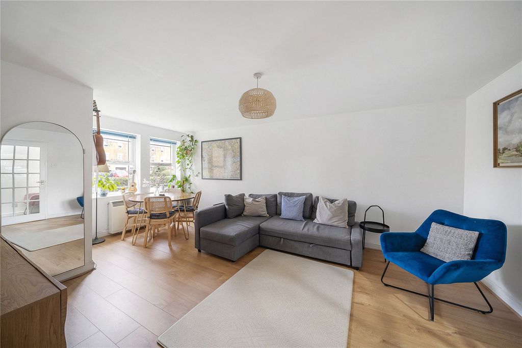 Property photo 2 of 8 Reception