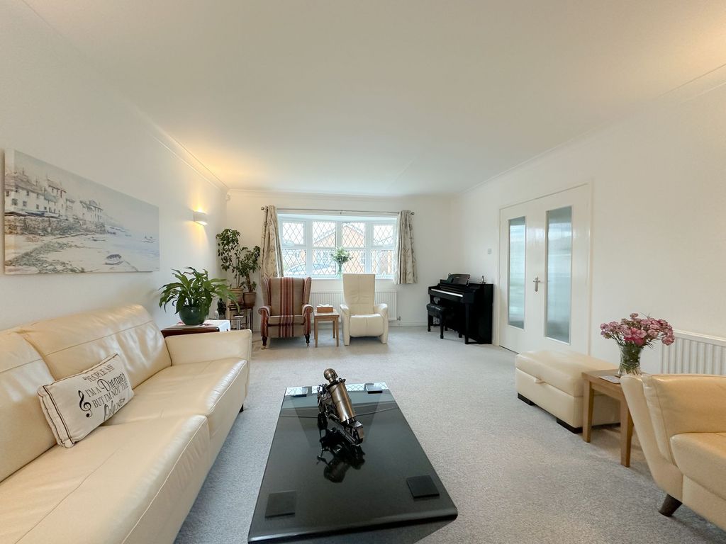 Property photo 2 of 25