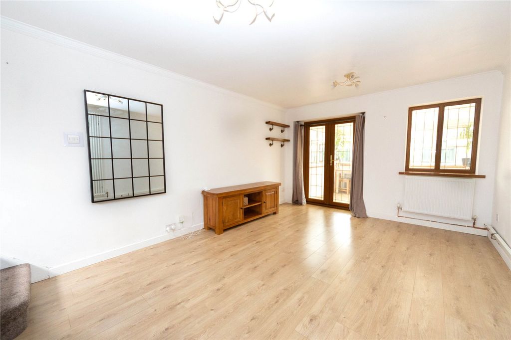 Property photo 2 of 26 Picture No. 17