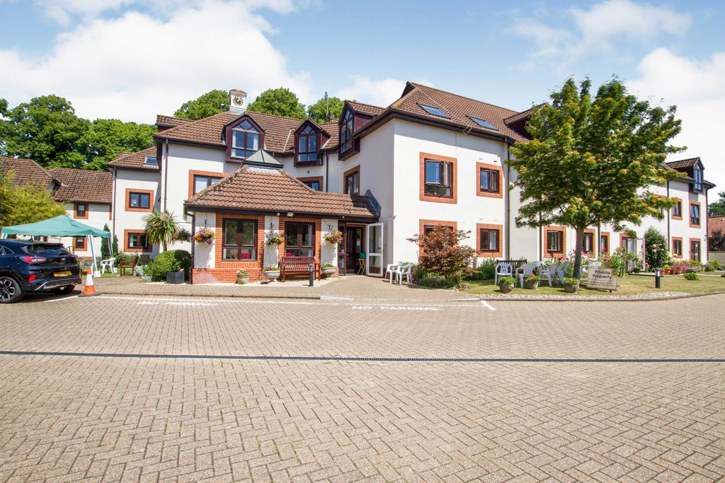 Property photo 1 of 15 Front