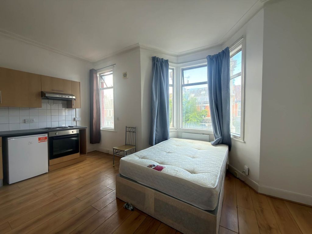 Property photo 1 of 5